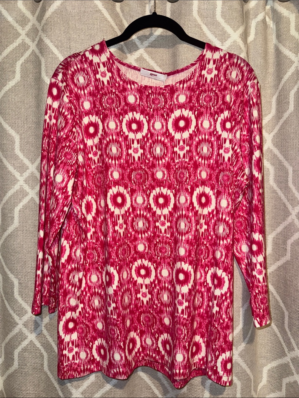 Leggiadro Women's Pink Patterned Long Sleeve Top